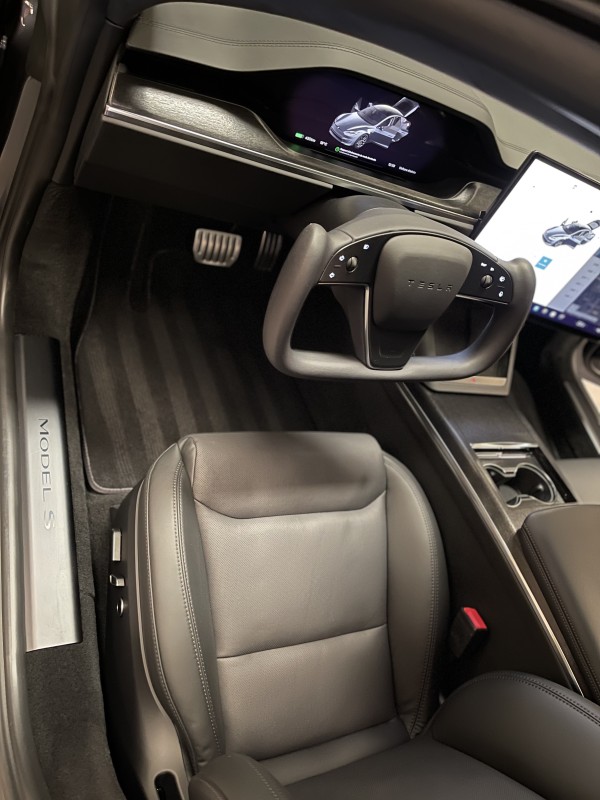 Nettoyage d’une voiture de luxe à Strasbourg 